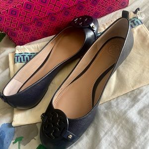 Tory Burch Mini Miller Flat in Navy